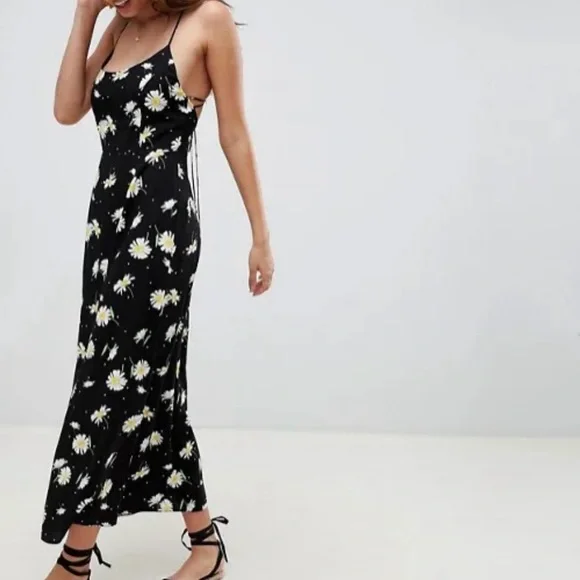 ASOS Black & White Daisy Floral Maxi Dress Size 6 - Picture 3 of 11